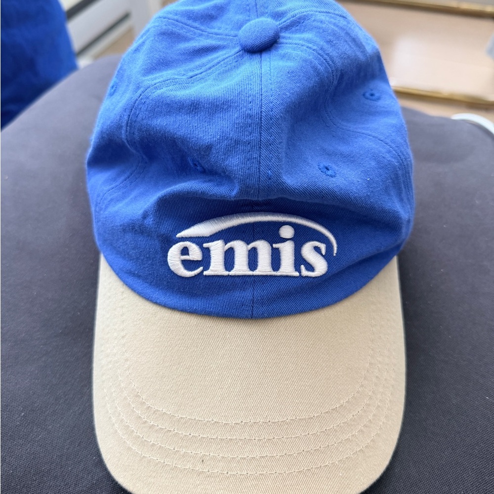 Emis Cap two tone baseball cap in blue and cream